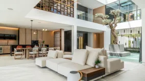 Villa con 5 dormitorios a la venta en Marbella Golden Mile