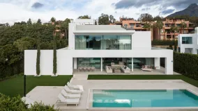 Se vende villa de 5 dormitorios en Marbella Golden Mile