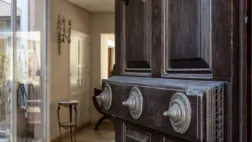 Buy villa in Estepona East