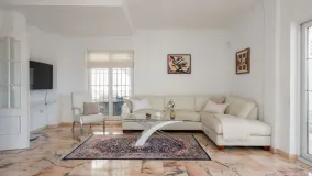 Buy villa with 5 bedrooms in Fuengirola