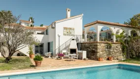 Villa en venta en Estepona