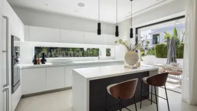 For sale Nagüeles villa with 5 bedrooms