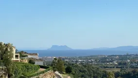 Plot for sale in Selwo