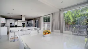 Comprar villa en Nueva Andalucia