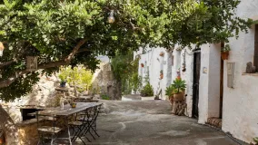 Buy 31 bedrooms unique building in Viñuela