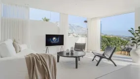 For sale ground floor apartment in Nueva Andalucia