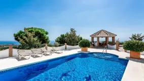 Altos de Estepona, villa con 6 dormitorios a la venta