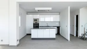 Penthouse for sale in Bahía de Estepona with 3 bedrooms