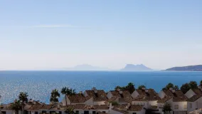 Penthouse for sale in Bahía de Estepona with 3 bedrooms