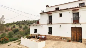 Malaga, parcela de 5 dormitorios en venta
