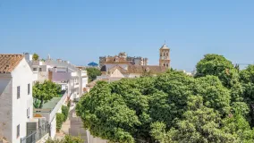 Buy house in Marbella Centro with 3 bedrooms