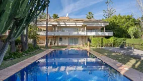 Rio Real 6 bedrooms villa for sale
