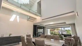 Town house with 4 bedrooms for sale in The Island