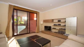Se vende apartamento planta baja con 4 dormitorios en Las Nayades