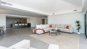 4 bedrooms house in Elviria for sale