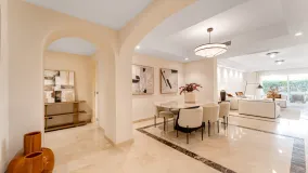 3 bedrooms apartment in Sierra Blanca for sale