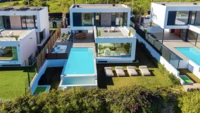 5 bedrooms villa in El Paraiso for sale