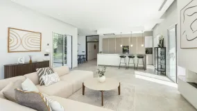 5 bedrooms villa in Nueva Andalucia for sale