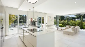 5 bedrooms villa in Nueva Andalucia for sale