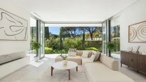 5 bedrooms villa in Nueva Andalucia for sale