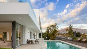 5 bedrooms villa in Nueva Andalucia for sale