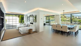 For sale villa in Nueva Andalucia with 5 bedrooms