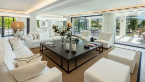 For sale villa in Nueva Andalucia with 5 bedrooms