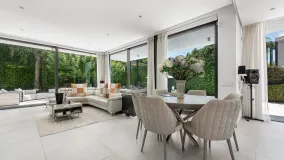 Villa a la venta con 4 dormitorios en Arboleda