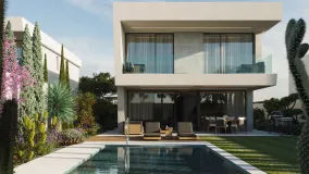 Villa for sale in San Pedro de Alcantara with 4 bedrooms