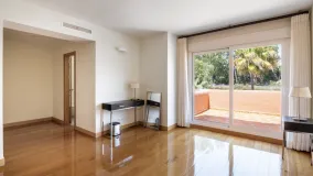 Penthouse for sale in Guadalmina Baja