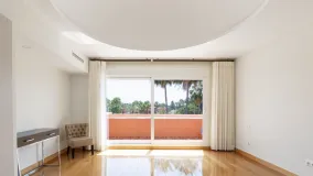 Penthouse for sale in Guadalmina Baja