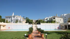 Pareado a la venta de 4 dormitorios en Marbella Golden Mile