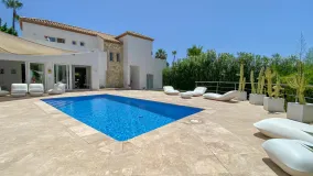 Nueva Andalucia, villa en venta de 5 dormitorios