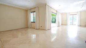 For sale 6 bedrooms villa in Los Monteros