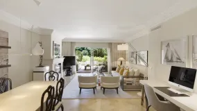 Ground floor apartment for sale in Las Alamandas with 3 bedrooms