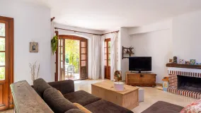 Town house for sale in Laguna Beach with 2 bedrooms