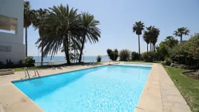 For sale penthouse in Estepona