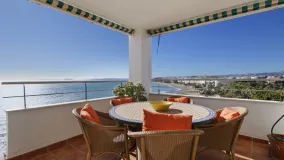 For sale penthouse in Estepona