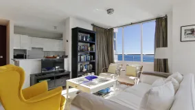 For sale penthouse in Estepona