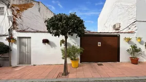 For sale town house in Estepona Old Town with 4 bedrooms