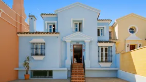 For sale 5 bedrooms town house in Seghers