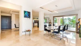 Altos del Paraiso 5 bedrooms villa for sale