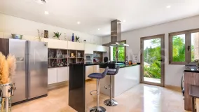 Altos del Paraiso 5 bedrooms villa for sale