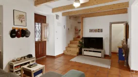 For sale town house in Estepona Old Town with 3 bedrooms