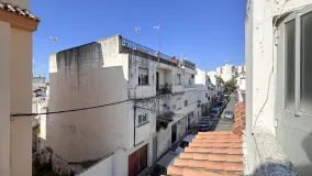 Adosado de 8 dormitorios en venta en Estepona Casco Antiguo