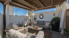 For sale town house with 2 bedrooms in Estepona Town