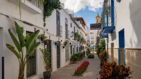 For sale town house with 2 bedrooms in Estepona Town