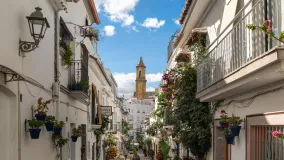 For sale town house with 2 bedrooms in Estepona Town