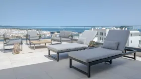 Buy penthouse with 3 bedrooms in Estepona Centre