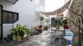 For sale town house in Estepona Town with 2 bedrooms